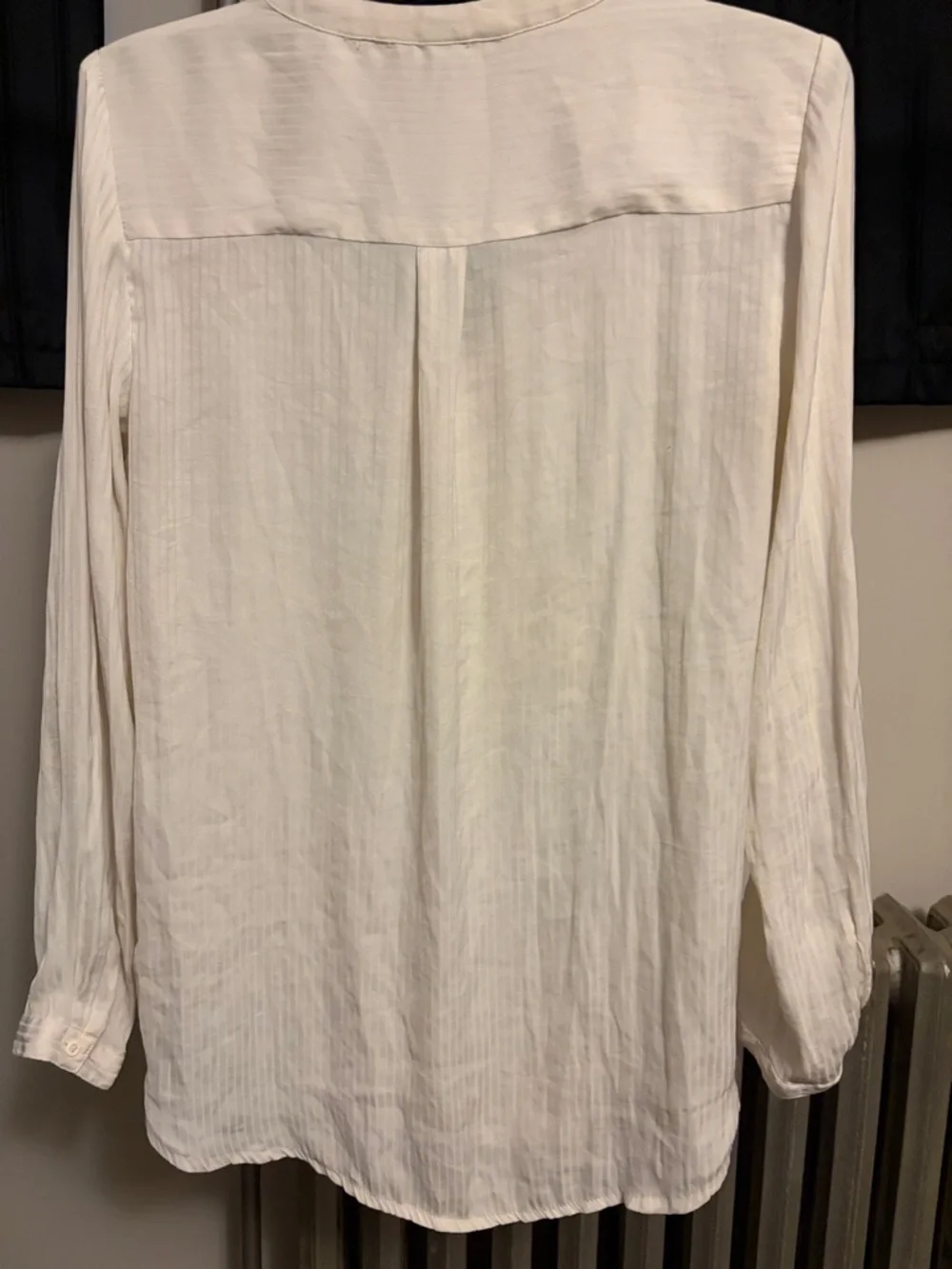 H&M Cream Button-Down Long Sleeve Women's Top - Picture 3 of 4